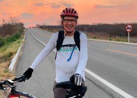 Eloizo Durães promove transporte gratuito para crianças atendidas pela Fundação Gentil Afonso Durães em projeto de inclusão social.